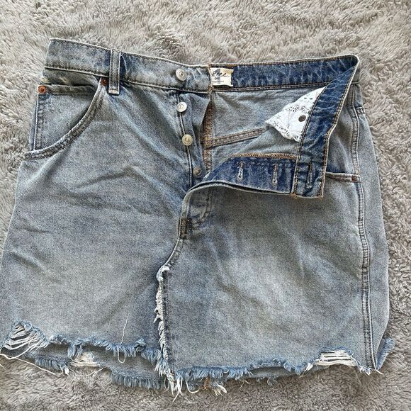 Free People We the Free Brea Cut Off Denim Jean Skirt Blue Raw Hem Size 31 - Picture 3 of 6